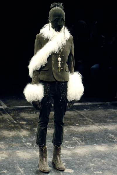Look 13